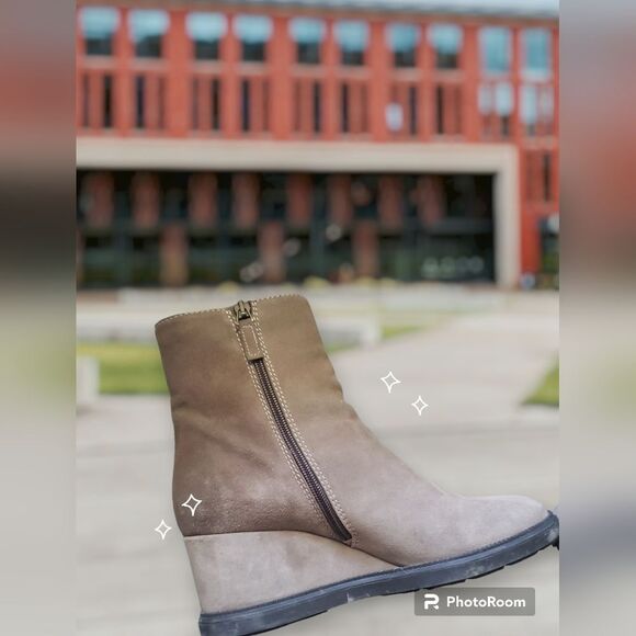 Aquatalia boots women's size 9 suede wedge boots suede neutral zipper vg… - Picture 6 of 16